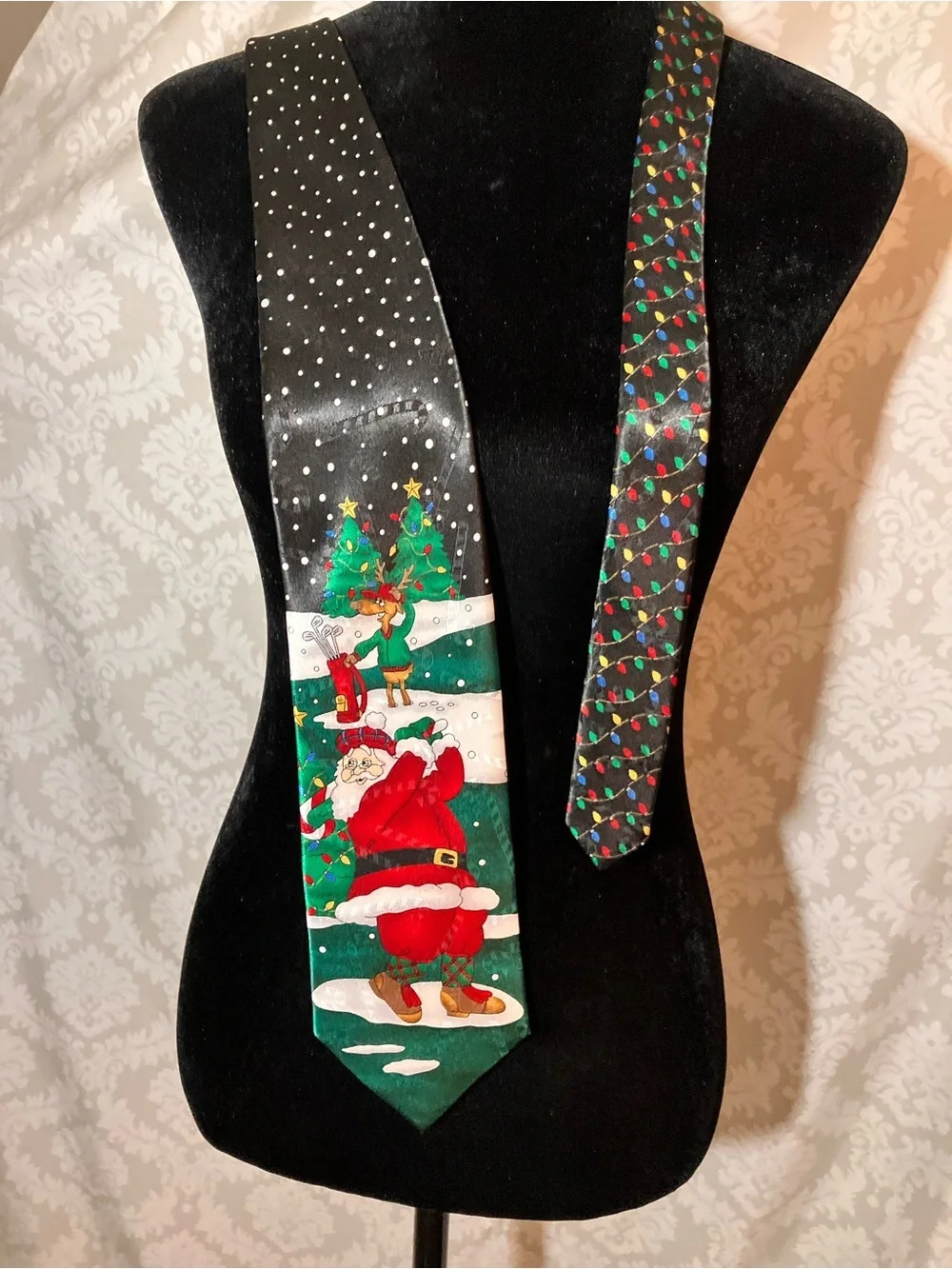 Yule Tie Greetings santa golfing